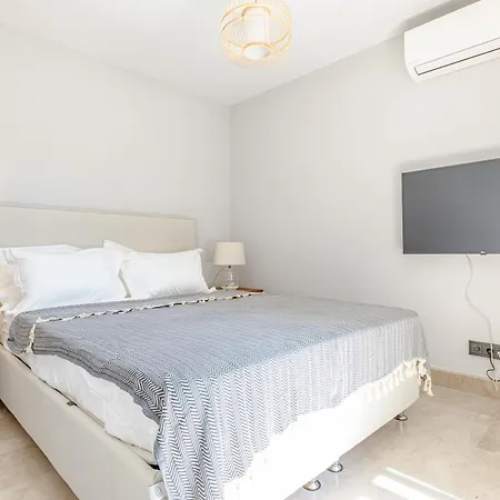 4-bedroom Luxury In 5 Star Seafront 펜션
