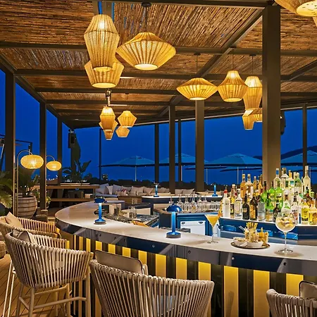 4-bedroom Luxury In 5 Star Seafront Semesterbostad