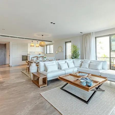 Semesterbostad 4-bedroom Luxury In 5 Star Seafront Bodrum