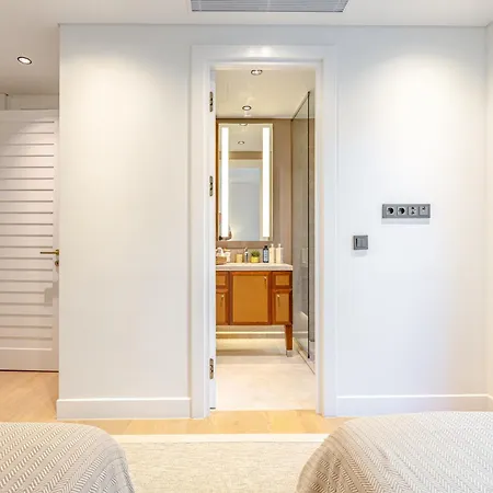 4-bedroom Luxury In 5 Star Seafront *