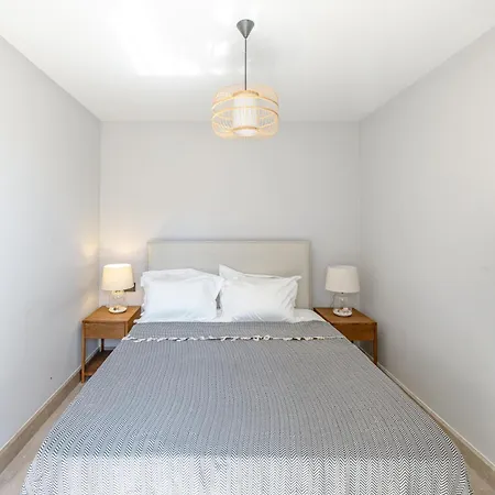 4-bedroom Luxury In 5 Star Seafront Semesterbostad *